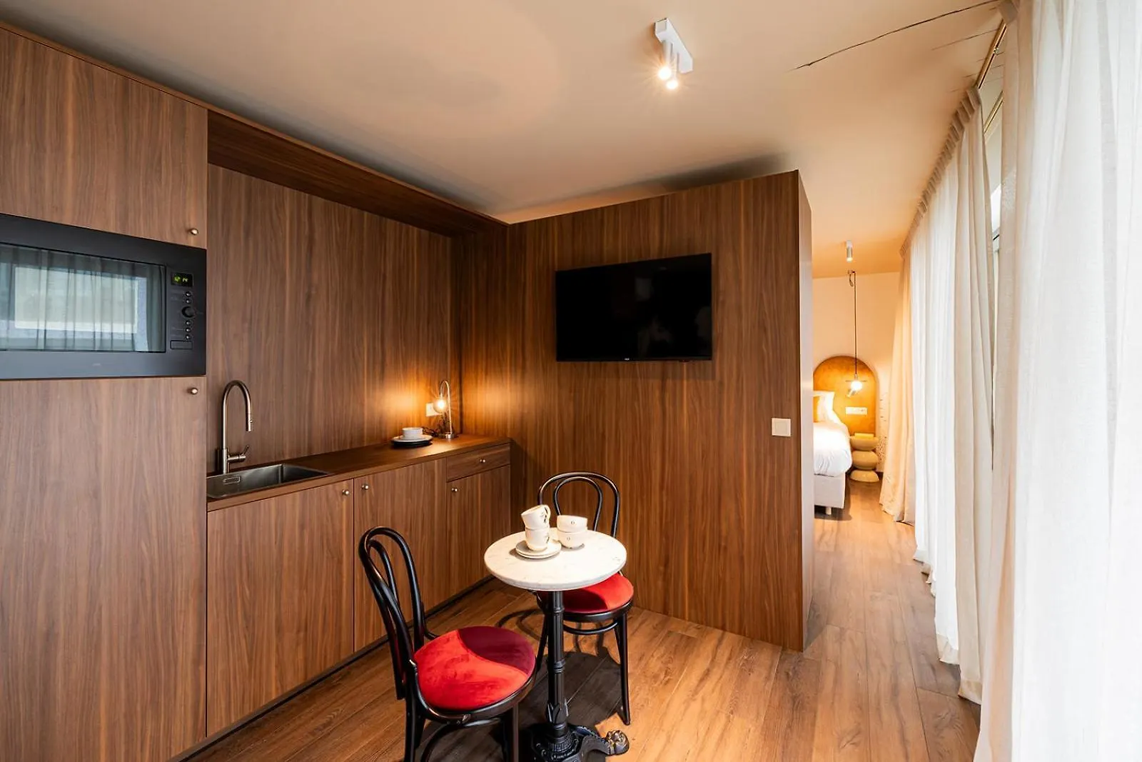 The Ostendian 4*, Ostend